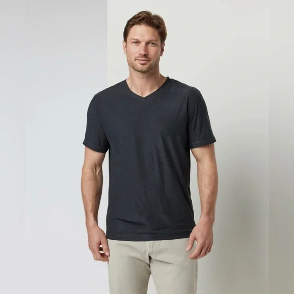Vuori Strato Tech V-Neck Tee Charcoal Heather XL - Picture 1 of 9